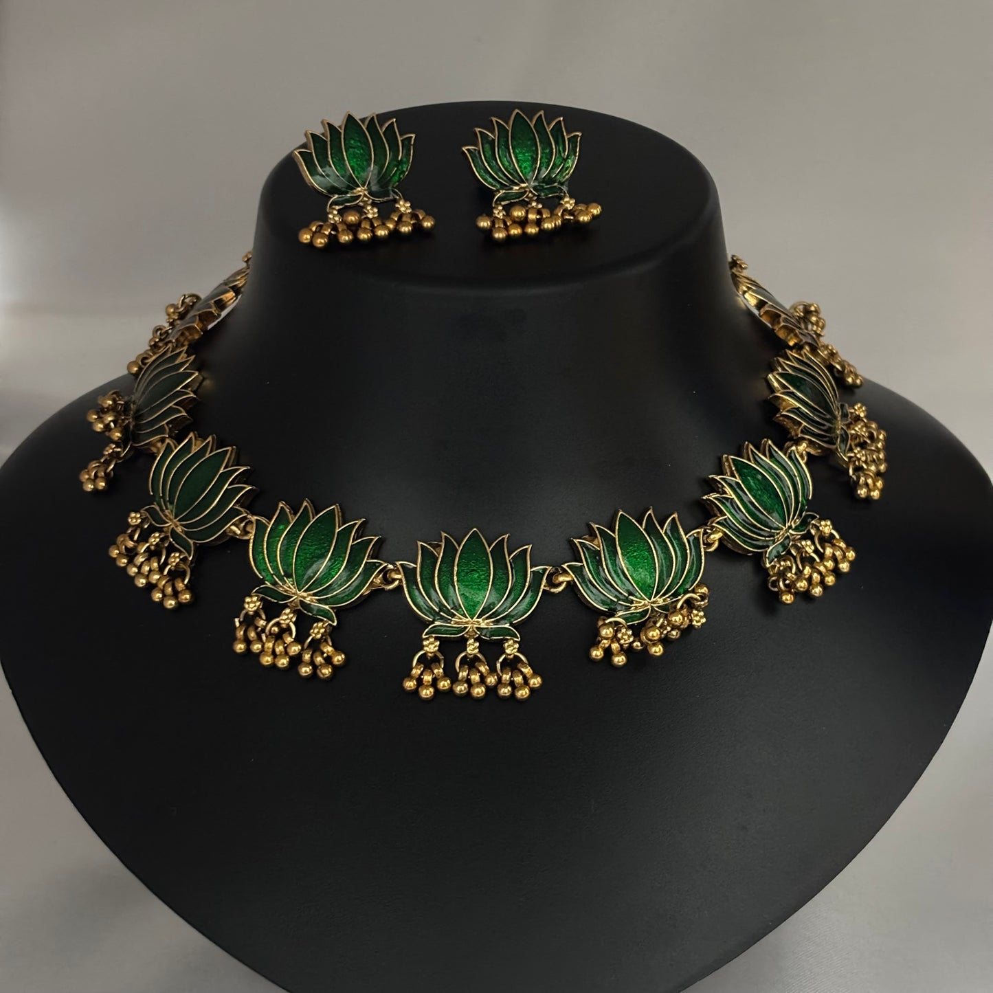 Antique Lotus Necklace Set N_0140