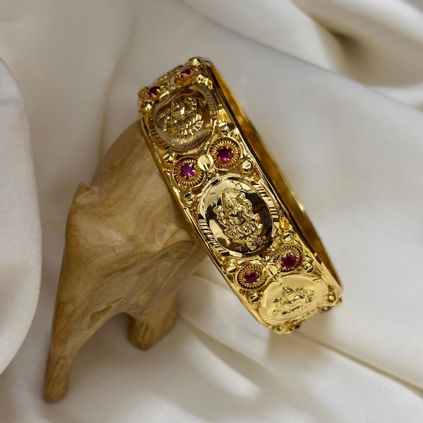 Traditional Lakshmi Bangle B_0118
