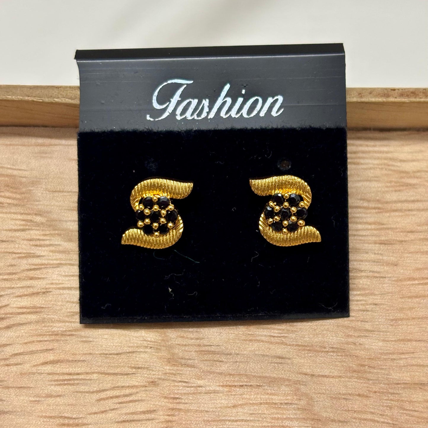 'S' Earstuds E_0112