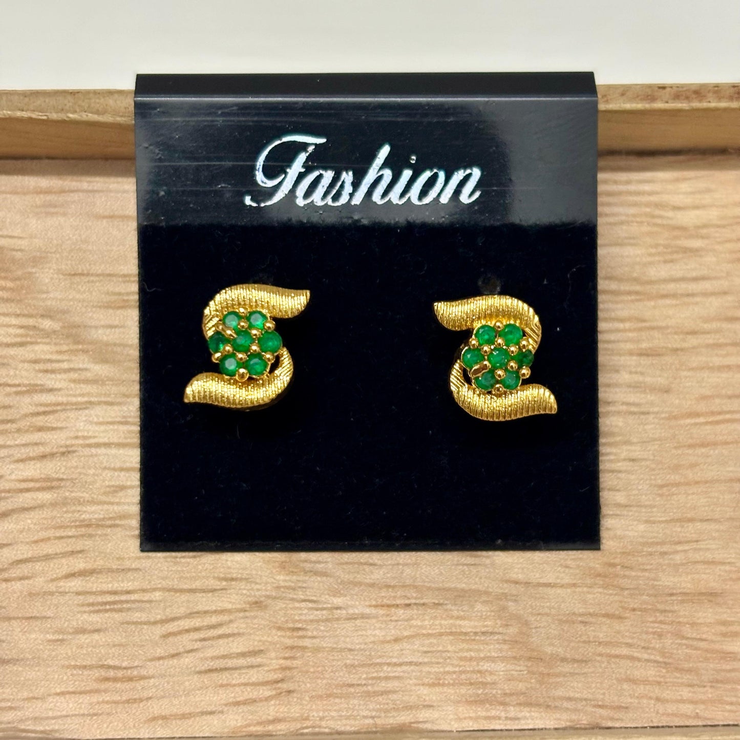 'S' Earstuds E_0112