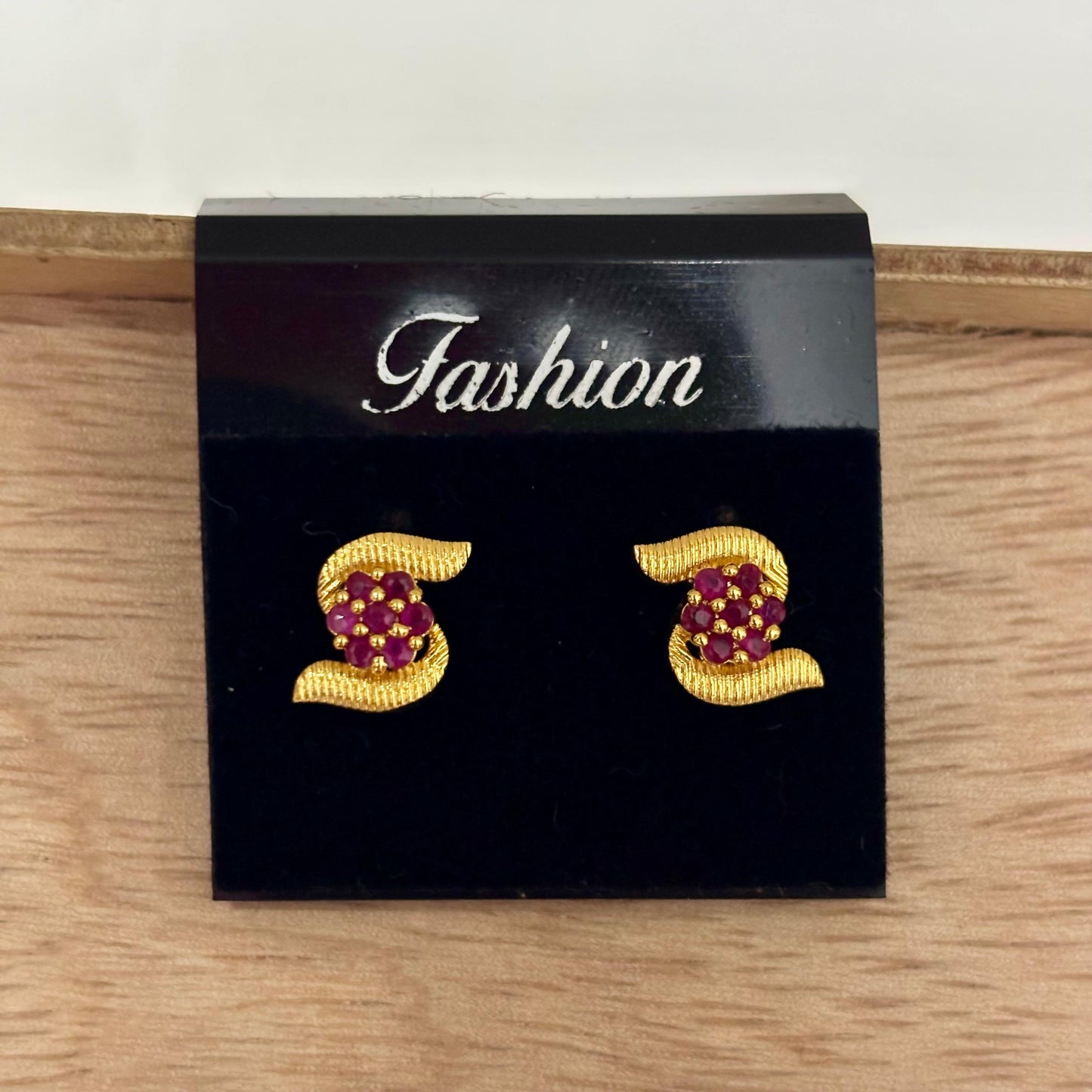 'S' Earstuds E_0112