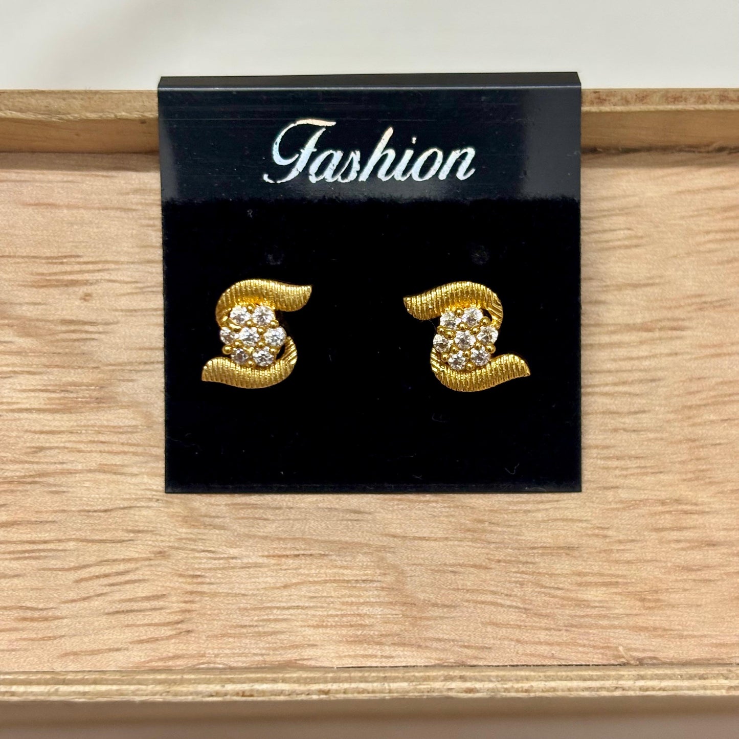 'S' Earstuds E_0112