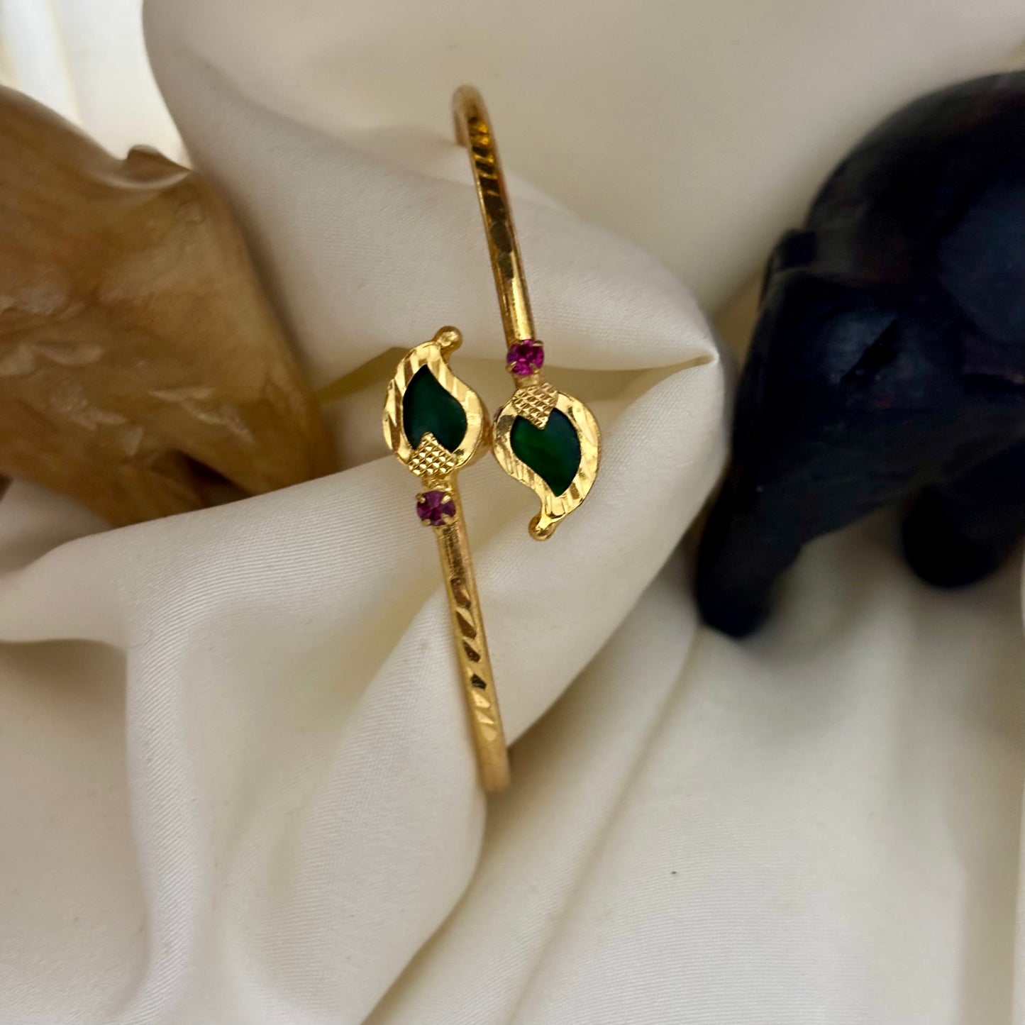 Traditional Manga design Adjustable Bangle B_0126