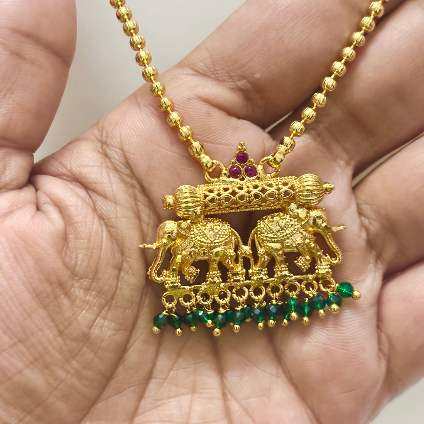 Elephant Pendant Chain Green C_0184