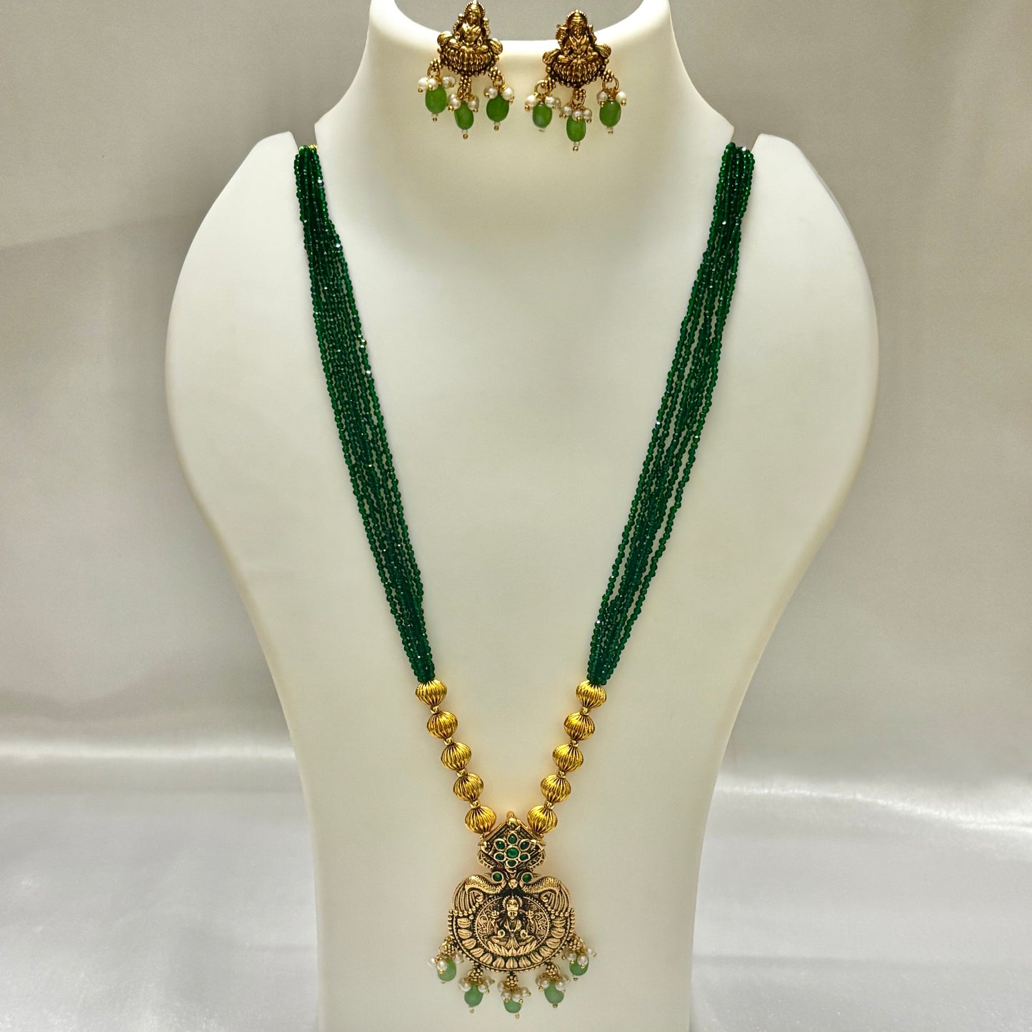 Multilayered Beads Necklace Set Green N_0153