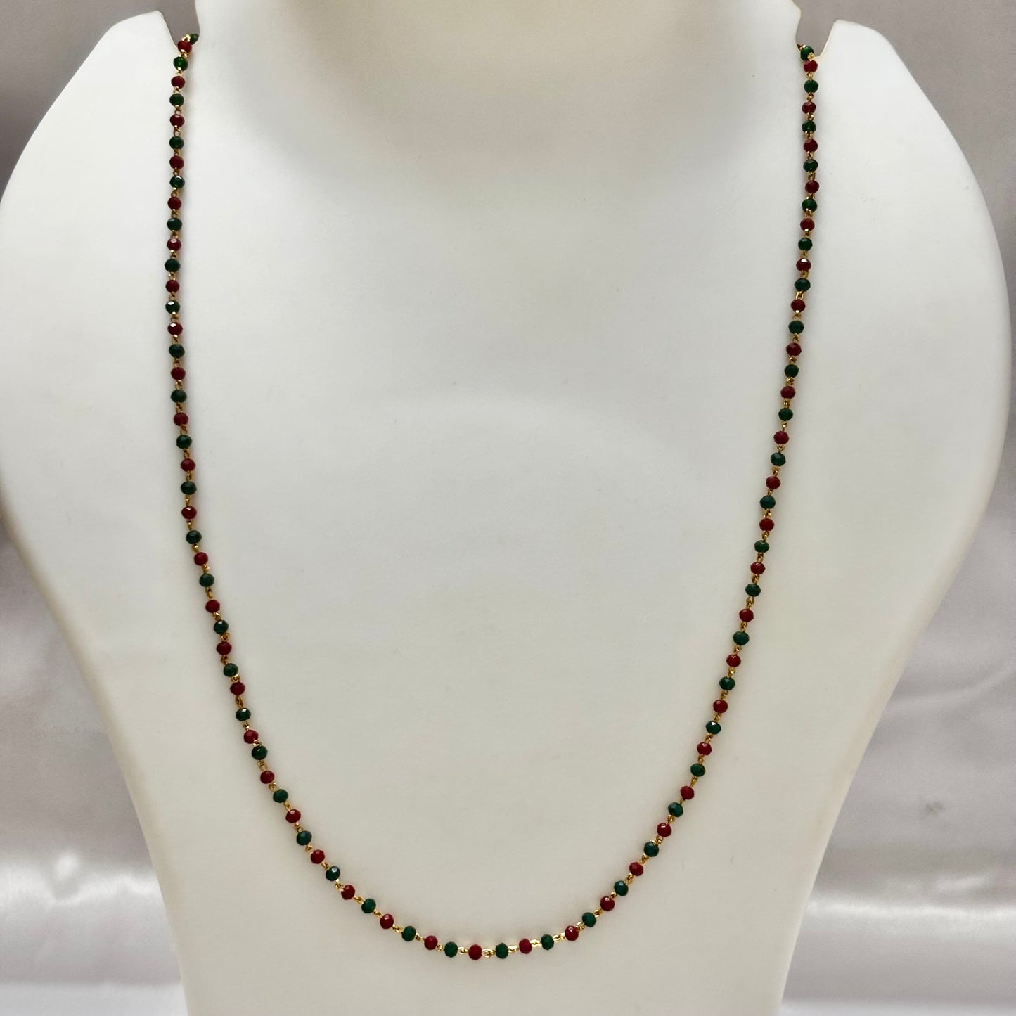 Single Layered Beads Green and Ruby Chain C_0195